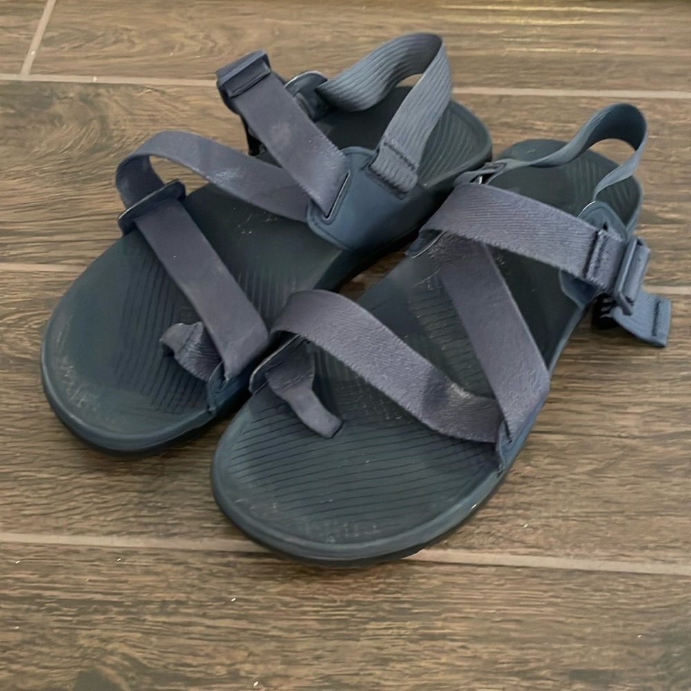 Men’s Chaco Lowdown 2 Sandals in EUC